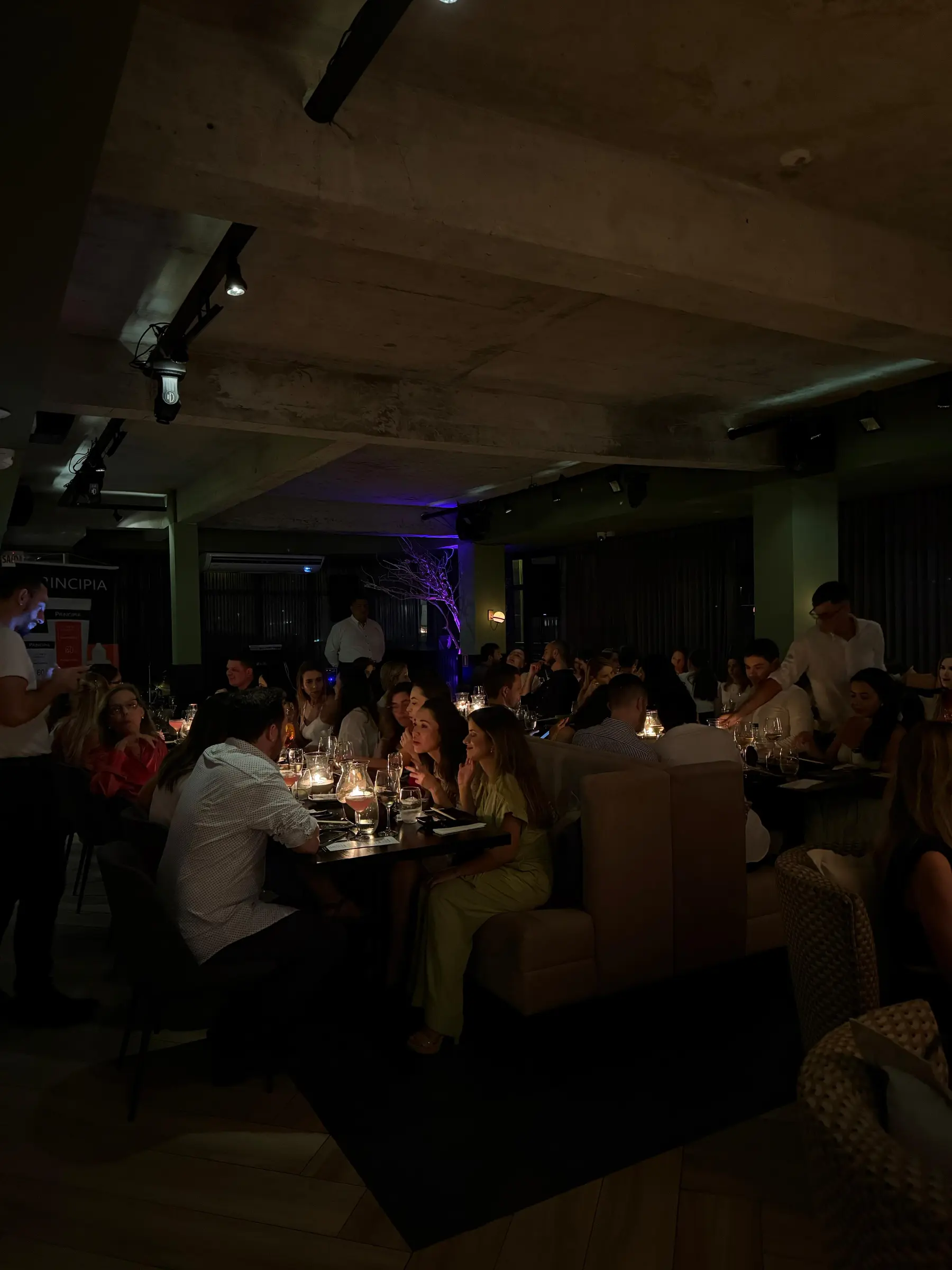 Momento de celebración en Noma Sushi
